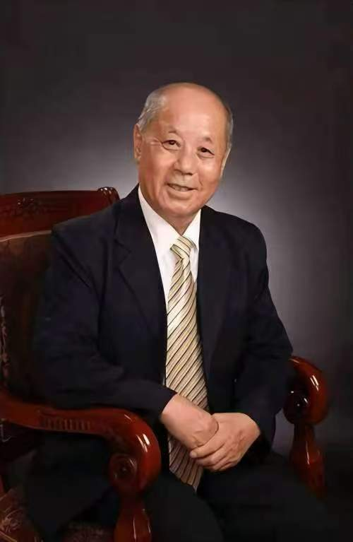 《财富与艺术》——2025年胡润最具收藏潜力艺术家崔元泽