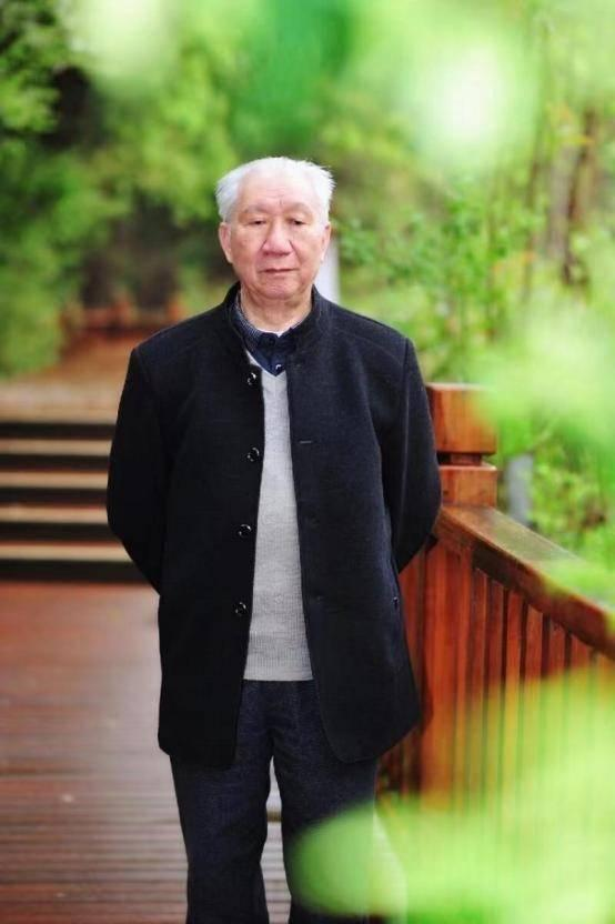 《财富与艺术》——2025年胡润最具收藏潜力艺术家唐世恭